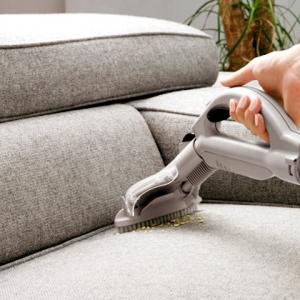 Как Ванишем почистить диван: подробный инструктаж
