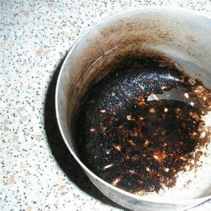 Как очистить металлическую кастрюлю от пригоревшего варенья или сахара