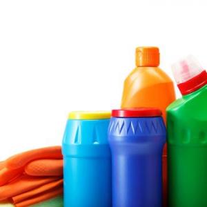 What detergents should I use for vacuum cleaners?